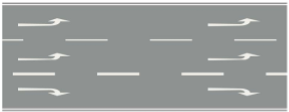 deliaca čiara medzi manévrovacími pruhmi pre rôzne smery jazdy
